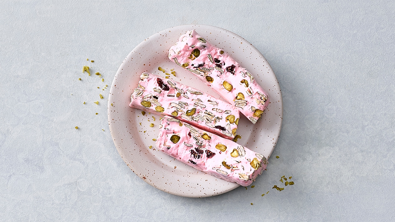 Nougat végane fraises-rhubarbe Nougat végane fraises-rhubarbe