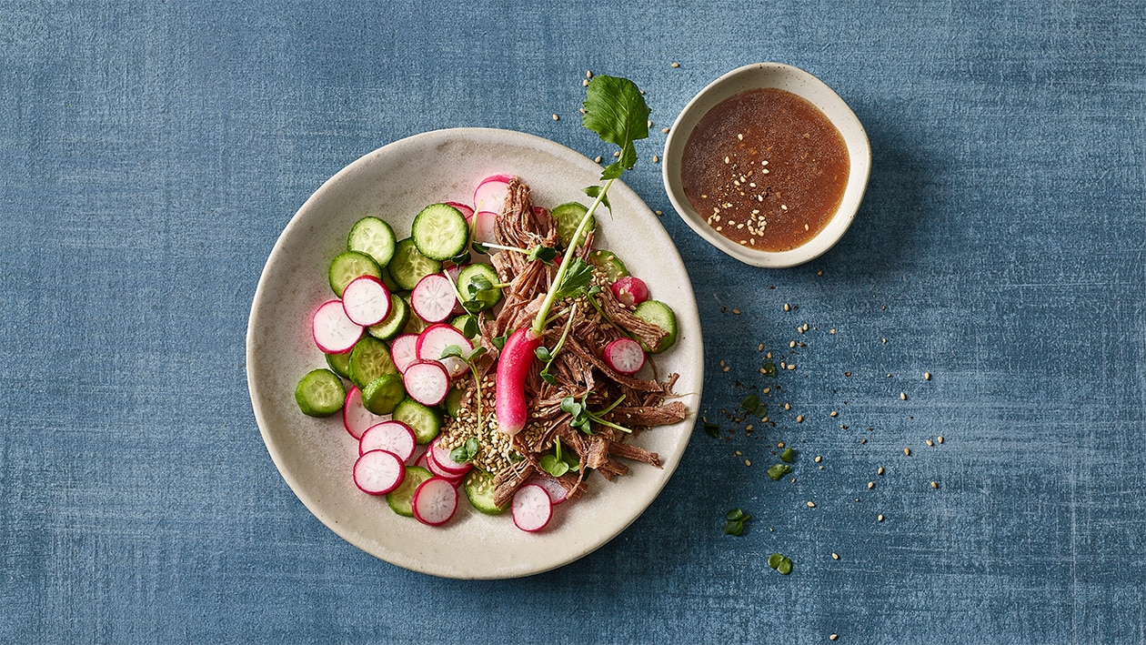 Gezupfter Siedfleischsalat mit Balsamico Vinaigrette Gezupfter Siedfleischsalat mit Balsamico Vinaigrette