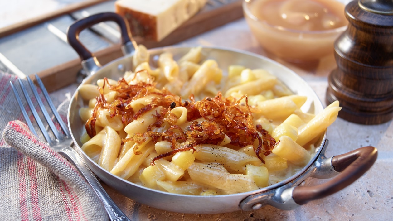 Älpler-Makkaroni mit Quitten-Apfel-Kompott