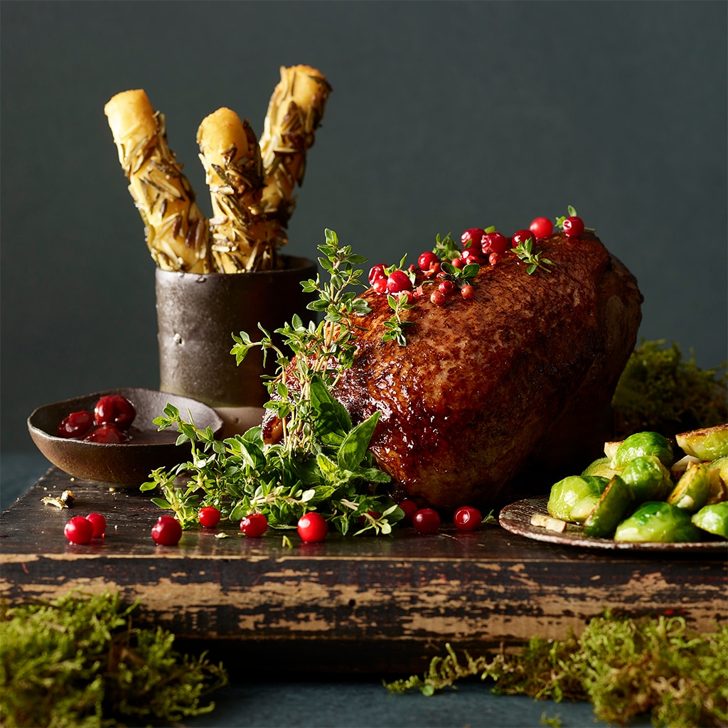 Glasierte Ente mit Kürbiskern-Kroketten und Rosenkohl