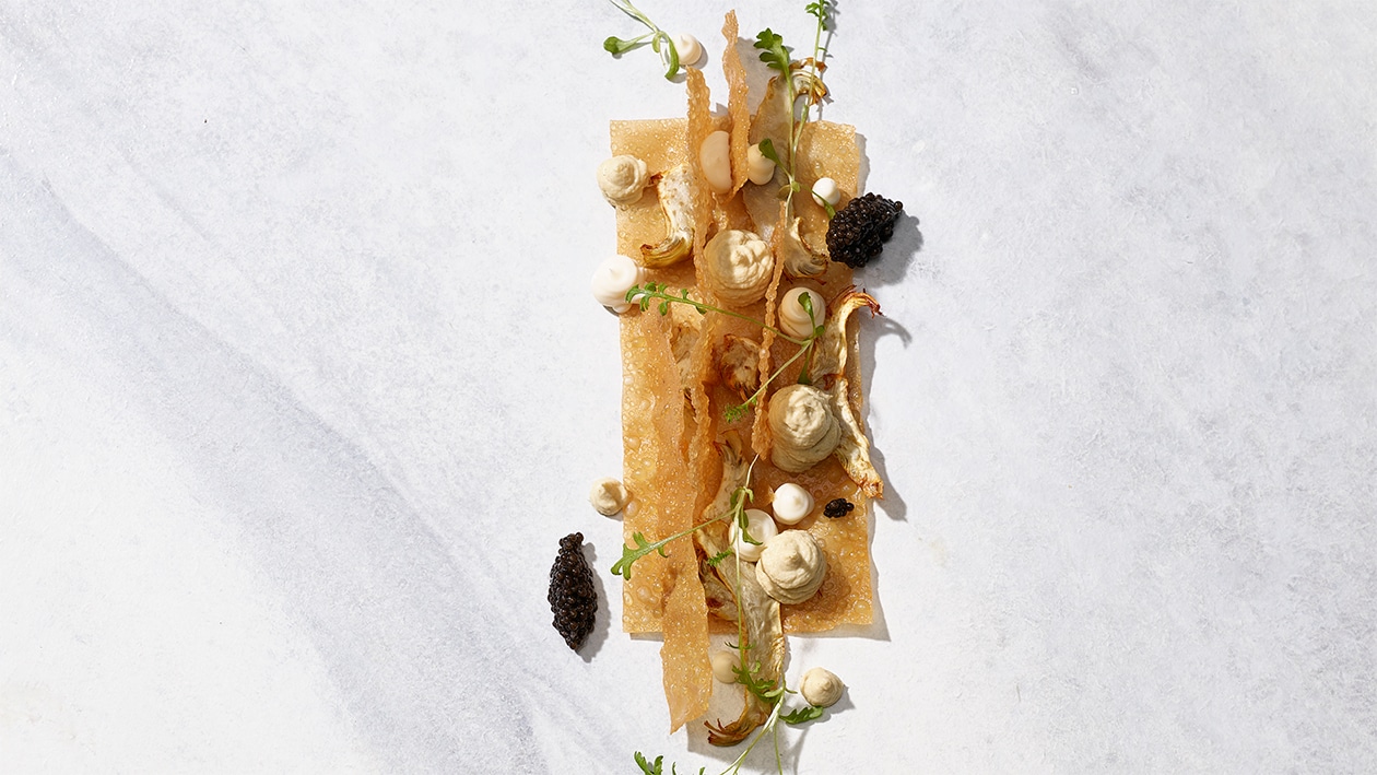 Lamelles croustillantes à la mousse d'artichauts et caviar de Frutigen –  