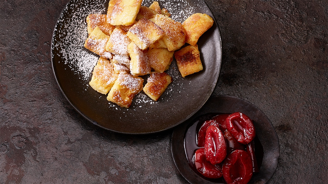 Omelette impératrice (ou kaiserschmarrn) et compote de pruneaux –  