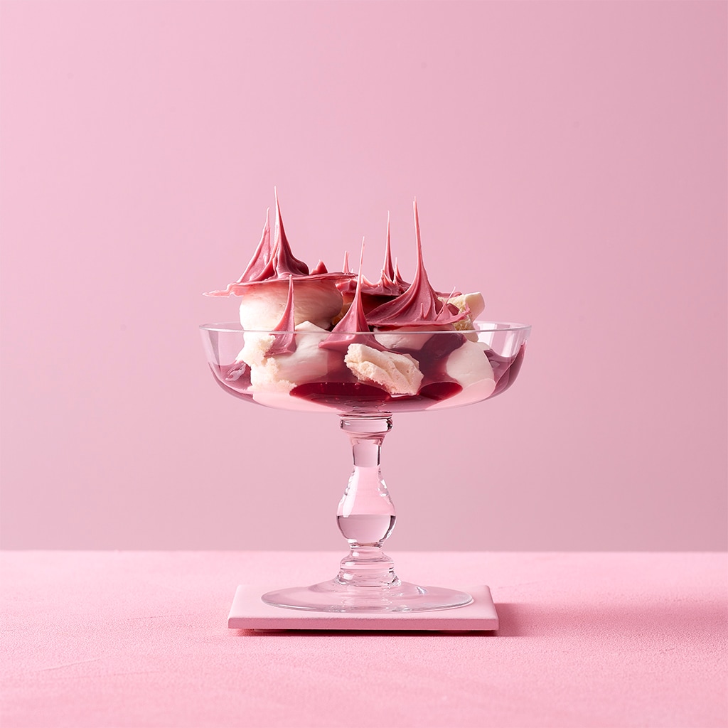 Süsser Valentinstagtraum, Sauerkirschen mit Rosen-Meringues, Kirsch-Rosen-Mousse, Ruby-Schoggi