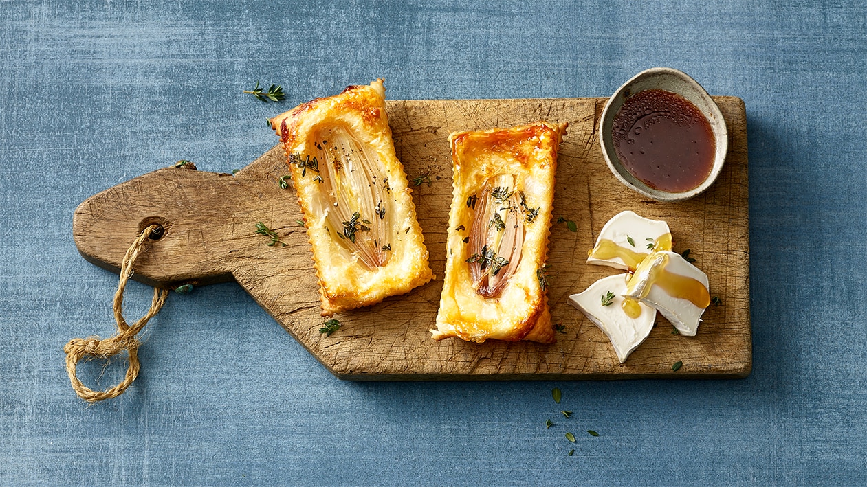 Schalotten-Tartelette mit Ziegenkäse und Honig –  