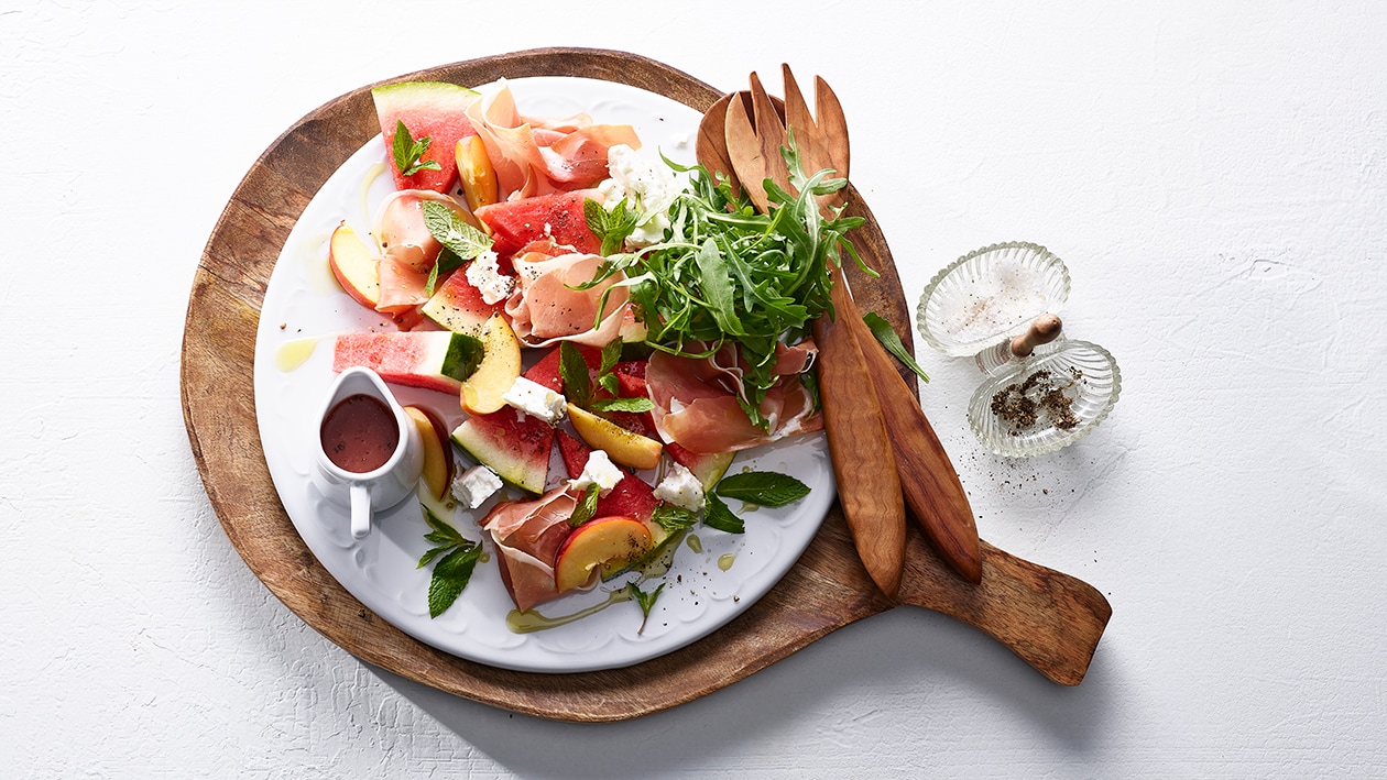 Salade de pastèque aux pêches et féta –  