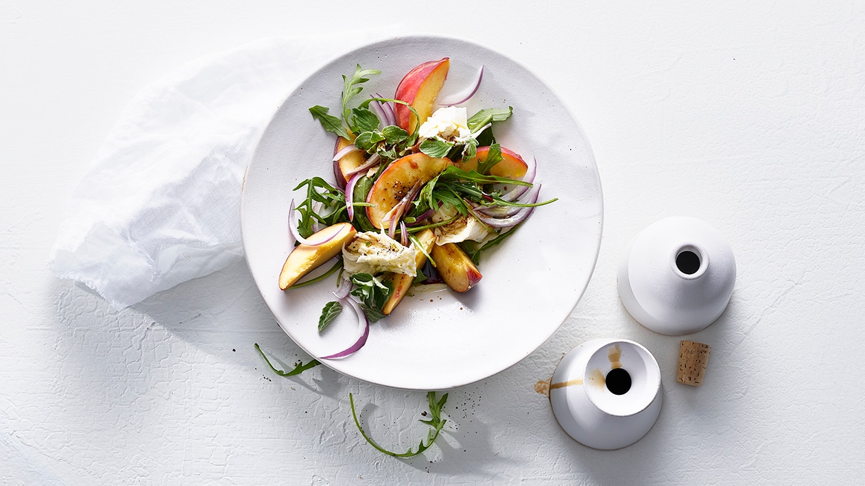 Pfirsich-Rucola Salat mit Mozzarella –  