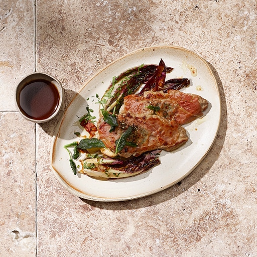 Radiccio marinato con Saltimbocca e salsa all''aceto balsamico