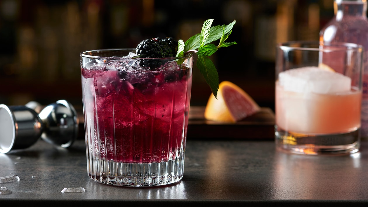 Gin mit Brombeeren –  