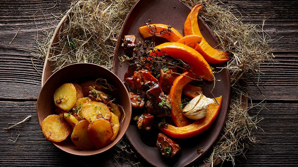 Geschnetzelte Schweinsleber mit Bäckerinkartoffeln und Ofenkürbis