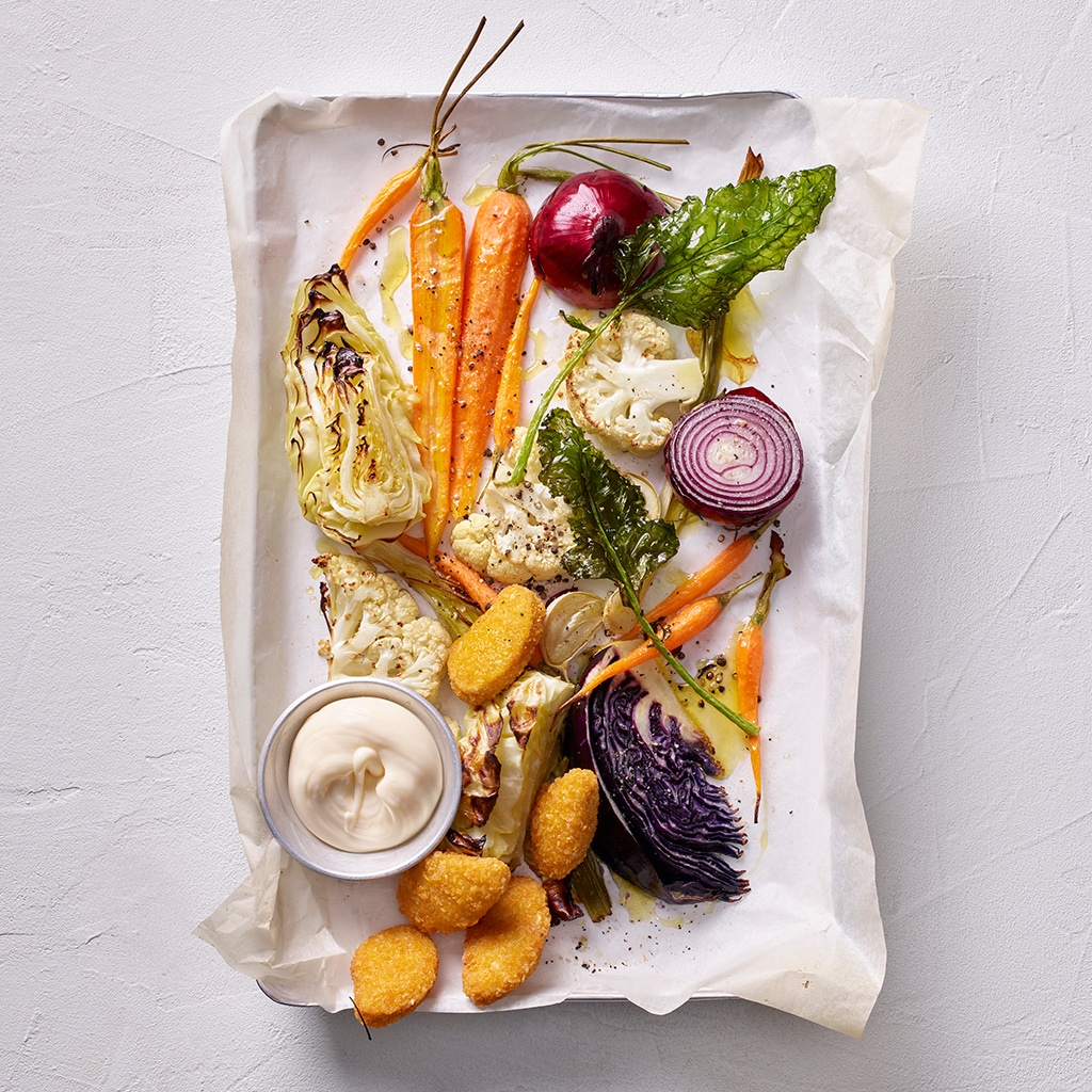 Ofengemüse mit Nuggets und veganer Knoblauchmayonnaise