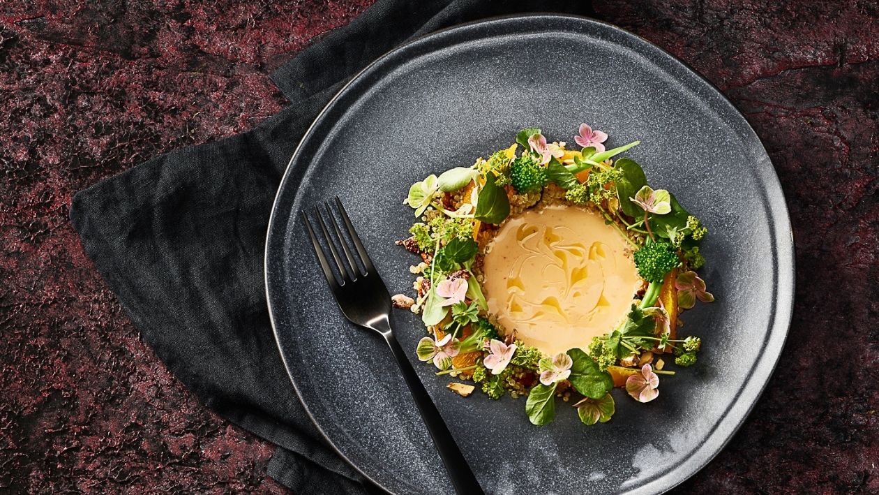 Couscous-Salat mit Broccoli, Orangen und French Dressing –  