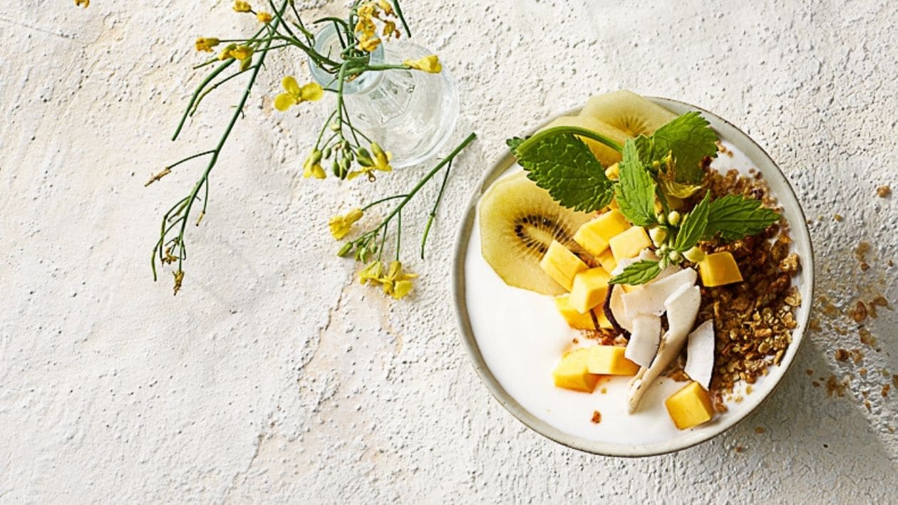 Mélange de granola avec des flocons d'avoine et des grains de chanvre –  