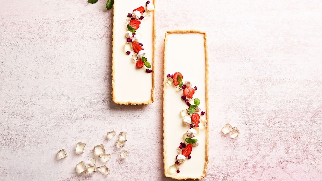 Gâteau panna cotta aux fraises et gelée de vin mousseux valaisan –  