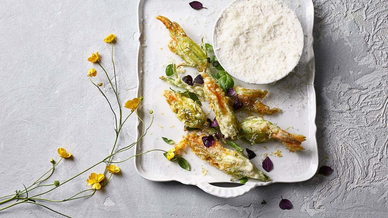 Knusprige Zucchettiblüten mit zitroniger Ricottafüllung –  