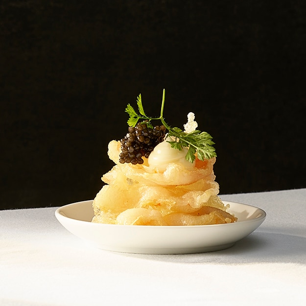 Crevetten-Reispapier-Cracker mit Kaviar