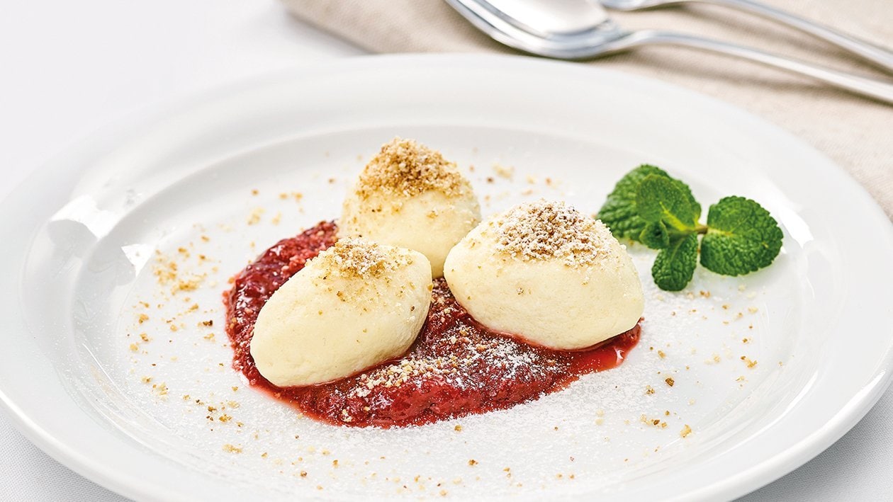Quenelles au séré et fraises Quenelles au séré et fraises