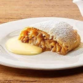 Apfelstrudel mit Vanillesauce