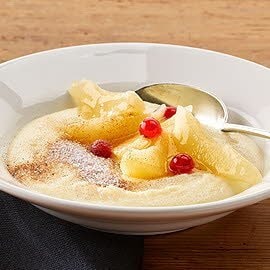 Griessbrei mit Zimtzucker und Birnenkompott