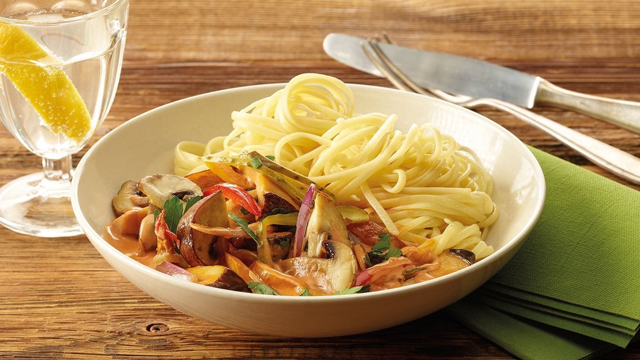 Pilz-Stroganoff mit Nudeln Pilz-Stroganoff mit Nudeln
