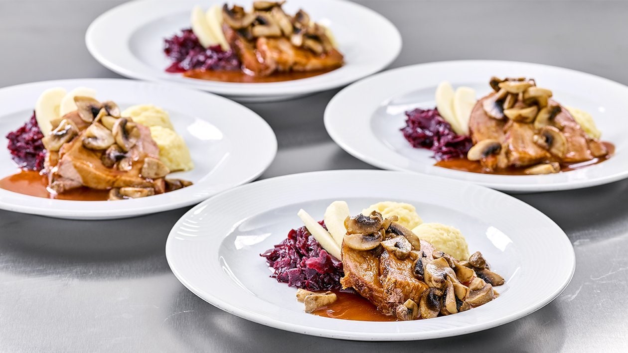 Schweinsbraten mit Kartoffelstock und Rotkraut für Grossmengen Schweinsbraten mit Kartoffelstock und Rotkraut für Grossmengen
