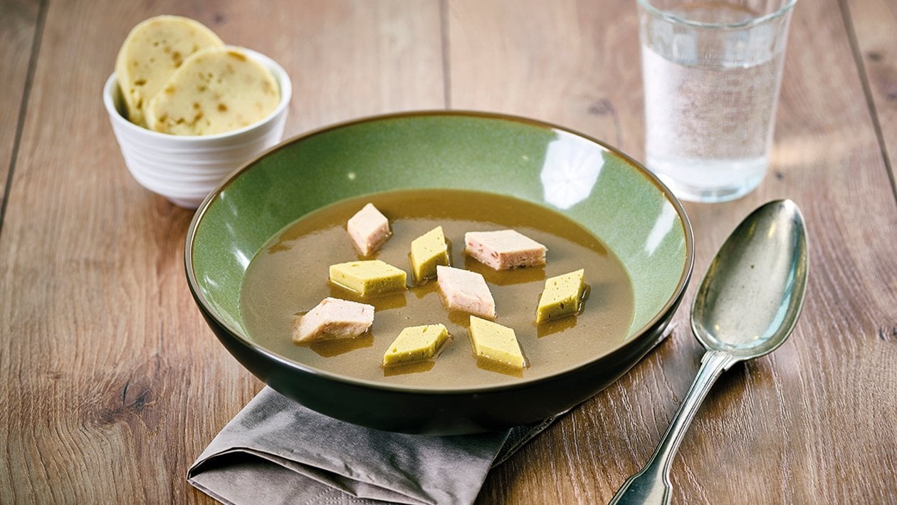 Minestrone crémeuse au flan de légumes et de jambon