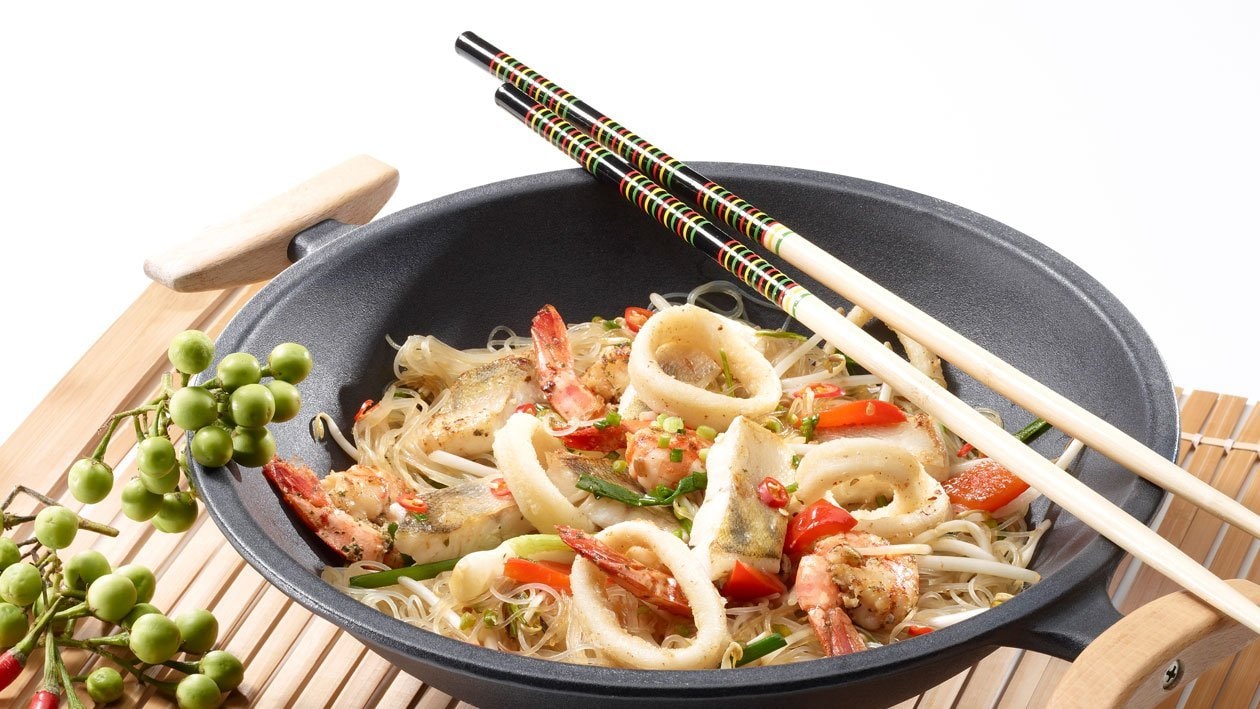 Nouilles chinoises au poisson et crustacées Nouilles chinoises au poisson et crustacées