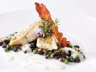 Sautiertes Zanderfilet auf Hülsenfrüchten
