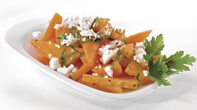 Karotten mit Feta und Ingwer