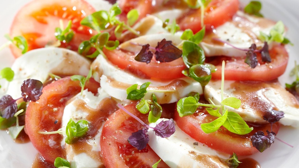 Caprese Salat mit Balsamico Dressing Caprese Salat mit Balsamico Dressing