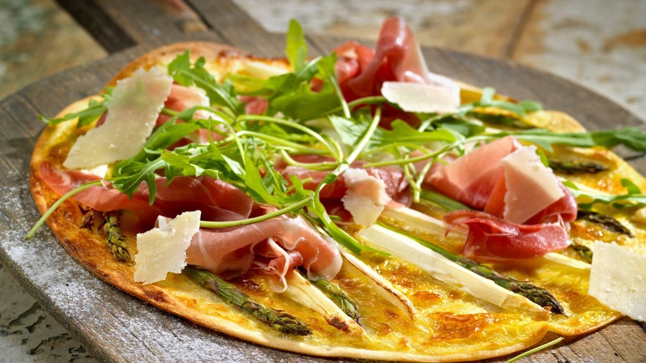 Spargel-Pizza mit Hollandaise