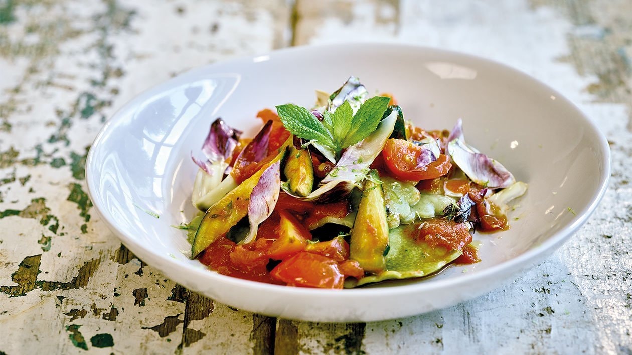 Ravioli mit Ziegenkäse und Artischockengemüse Ravioli mit Ziegenkäse und Artischockengemüse