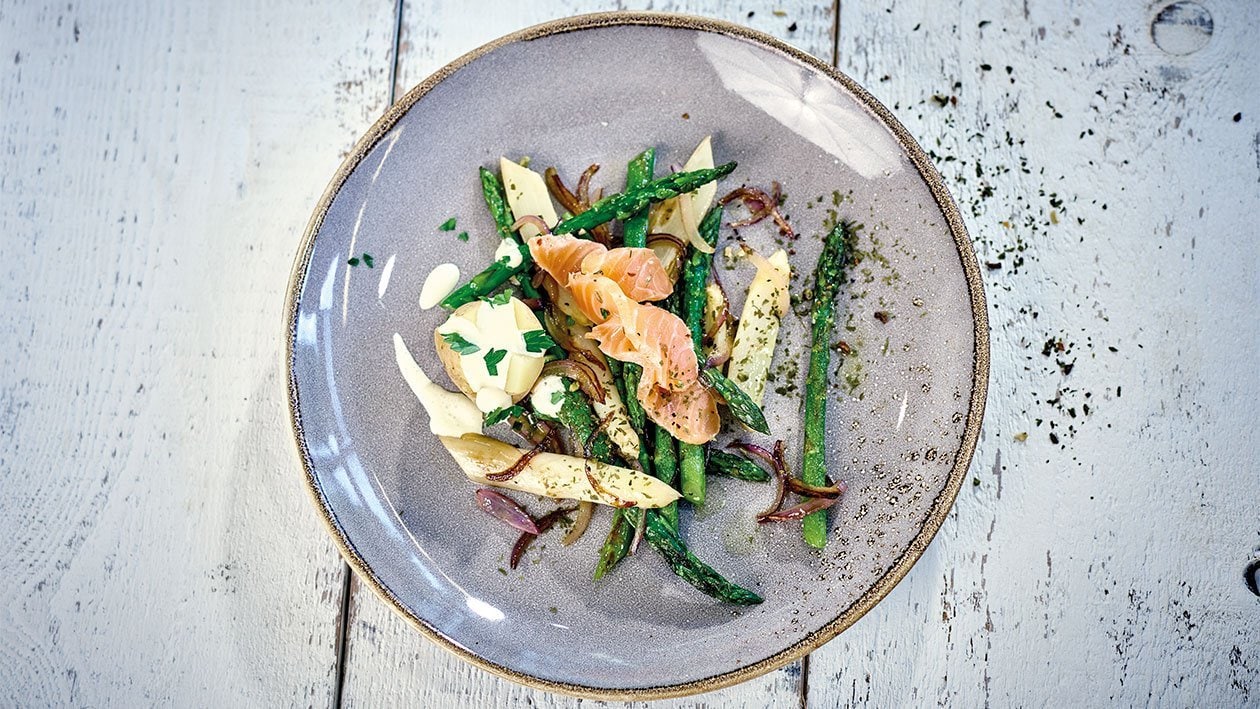 Salade d'asperges tièdes et saumon mariné Salade d'asperges tièdes et saumon mariné