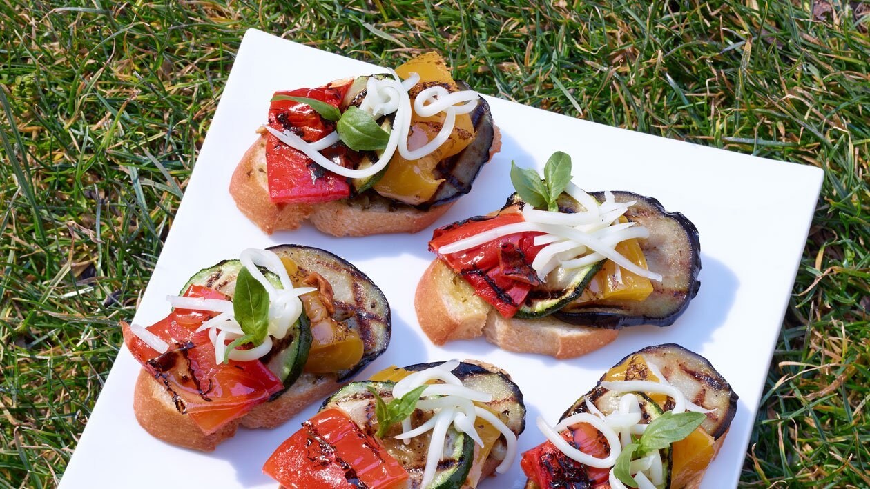 Bruschetta mit Grillgemüse und Pecorino Bruschetta mit Grillgemüse und Pecorino