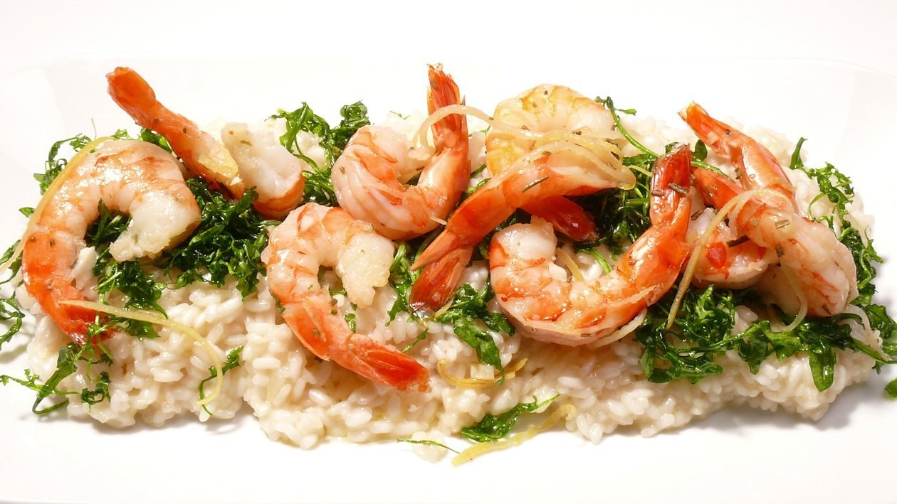 Zitronen-Risotto mit frittiertem Rucola und Gambas Zitronen-Risotto mit frittiertem Rucola und Gambas
