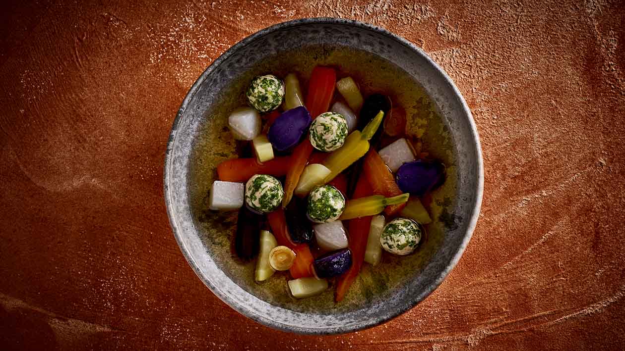 Wurzel und Rüben mit Kerbelknödel –  