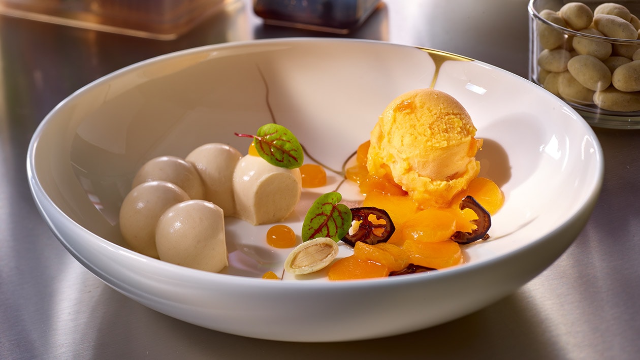 Aprikosen Panna Cotta, Gin marinierte Aprikosen, Aprikosen Sorbet Aprikosen Panna Cotta, Gin marinierte Aprikosen, Aprikosen Sorbet
