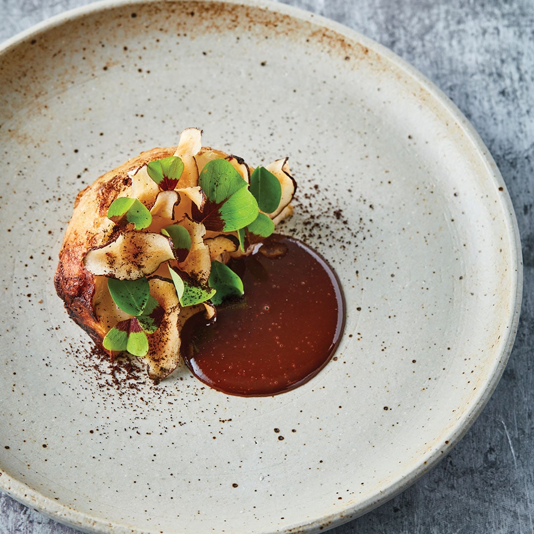 Gerösteter Knollensellerie mit Schokoladen-Mole und Ingwer