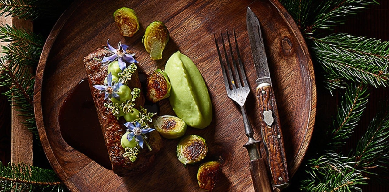Rehfilet mit Preiselbeersauce und Rosenkohl-Kartoffelstock