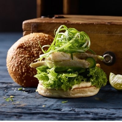 Burger mit Egli und Tartarsauce