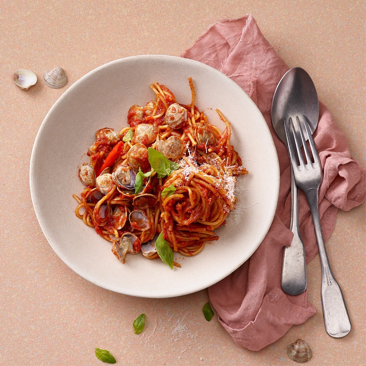 Spaghetti à la tomate aux palourdes