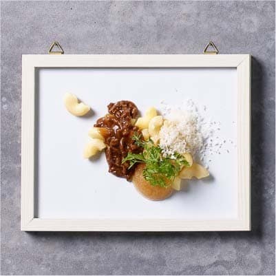 Viande hachée avec cornettes et mousse de pommes