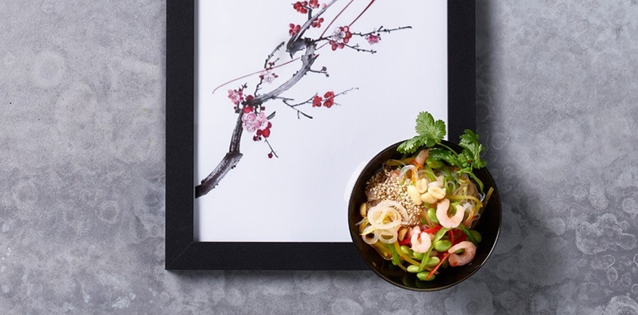 Salade thaï de nouilles transparentes aux crevettes