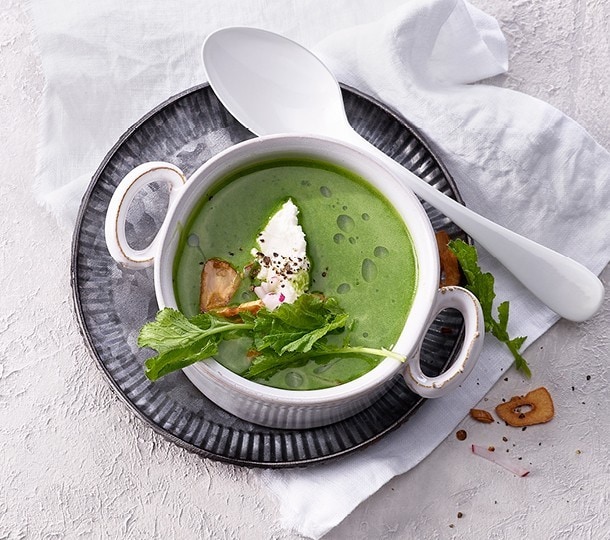 SOUPE À LA VERDURE DE RADIS