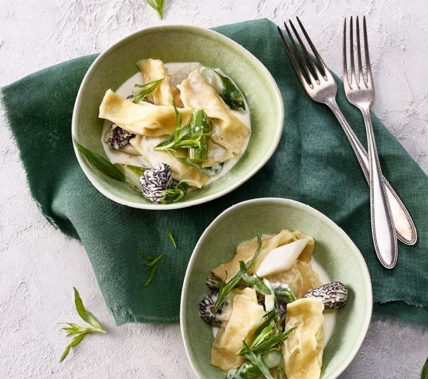 RAVIOLI AUX ASPERGES ET MORILLES