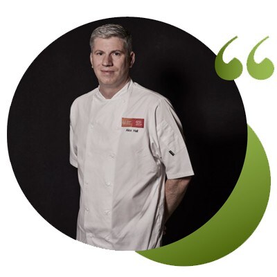 Alex Hall, chef de cuisine Alex Hall, chef de cuisine